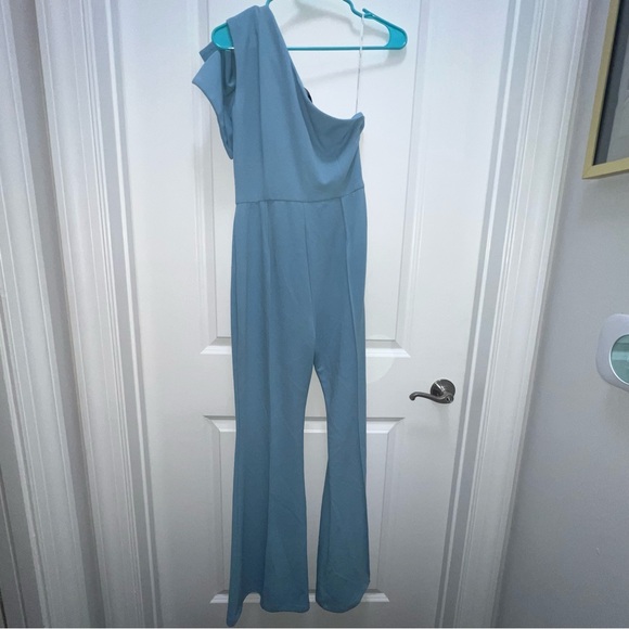 Elliatt Zienna One-Shoulder Jumpsuit - Picture 9 of 11